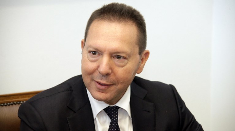 Στουρνάρας προς τράπεζες: Αρχίστε να δίνετε δάνεια