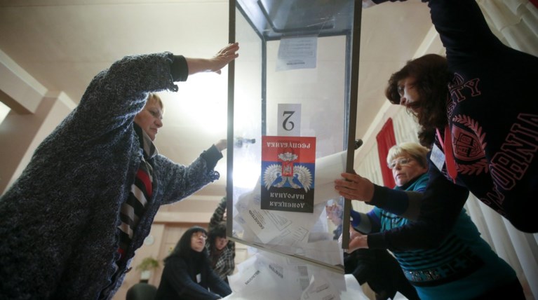 Η Ε.Ε. δεν αναγνωρίζει το αποτέλεσμα των εκλογών στην ανατολική Ουκρανία