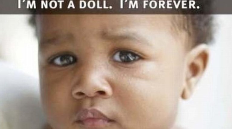 Κορίτσια και αγόρια σε προχωρημένη εγκυμοσύνη δίνουν ισχυρό μήνυμα