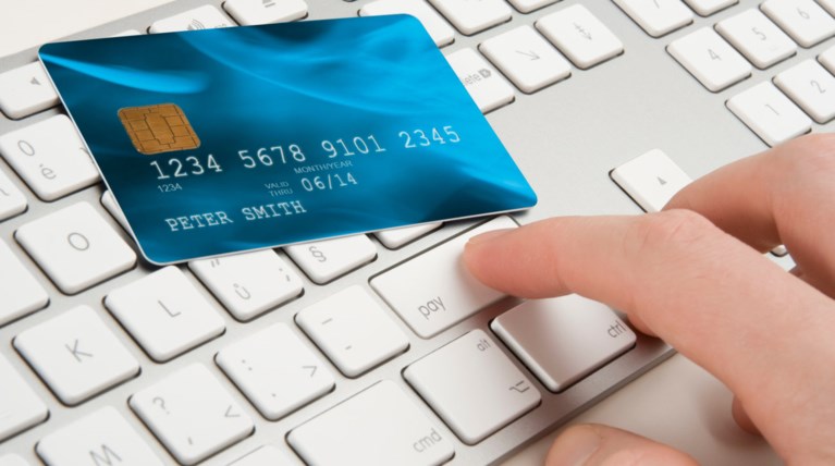 Ελληνίδα εξαπάτησε αμερικανικές τράπεζες κερδίζοντας 1,7 εκατ. δολάρια