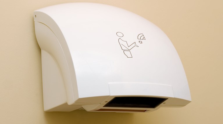 Είναι επικίνδυνοι για την υγεία οι στεγνωτήρες χεριών;