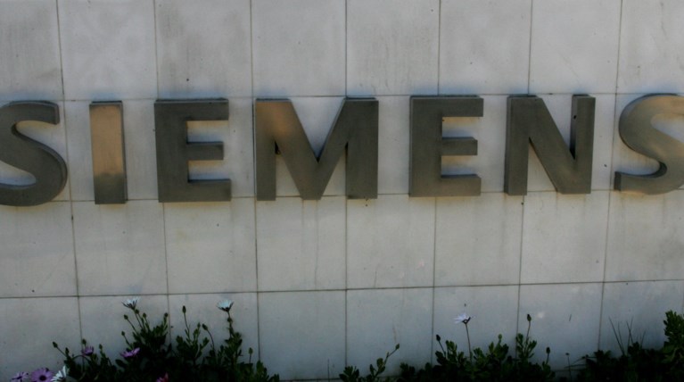 Στο εδώλιο 64 για το σκάνδαλο της Siemens
