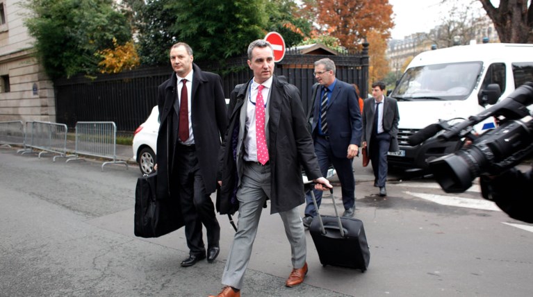 Εν αναμονή στο ΥΠΟΙΚ για την απάντηση της τρόικας