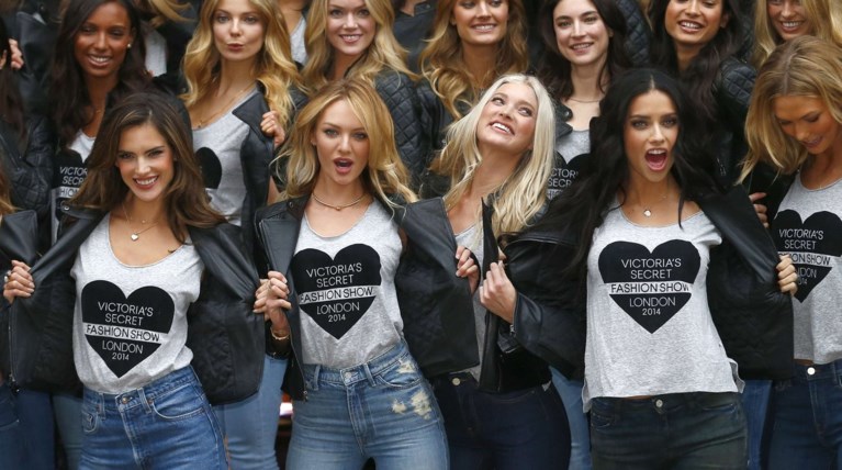 Οι Αγγελοι της Victoria's Secret ανέβασαν τη θερμοκρασία στο Λονδίνο