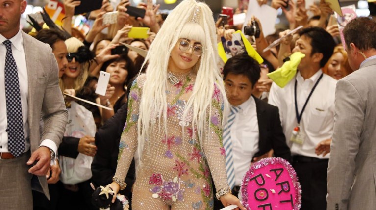 Lady Gaga: Θύμα βιασμού στα 19 της χρόνια