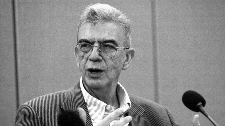 Στραγγάλισαν αφού χτύπησαν τον Κουμανταρέα