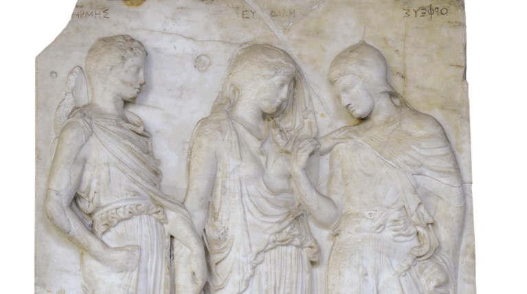 «Επέκεινα»: Όλα όσα φοβόμαστε, πιστεύουμε, ελπίζουμε