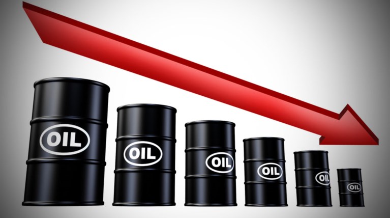 Κραχ στο πετρέλαιο, έπεσε στα 61 δολάρια