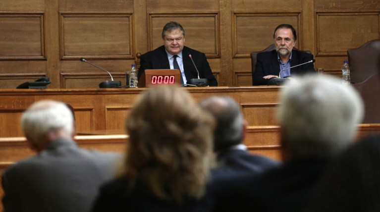 Νέος υποψήφιος στην 3η ψηφοφορία και εθνικές εκλογές