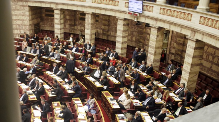 Τα 162 «Ναι», τα 131 «παρών» και οι 7 αναποφάσιστοι