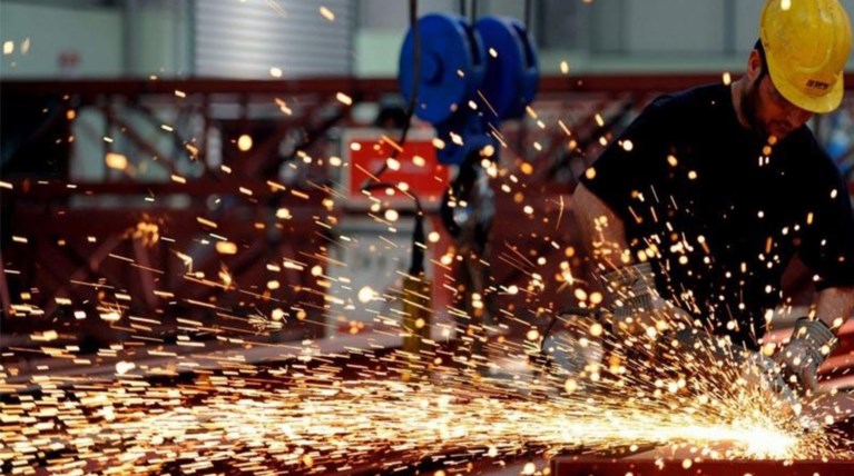 Σε ασταθές έδαφος έκλεισε ο μεταποιητικός τομέας