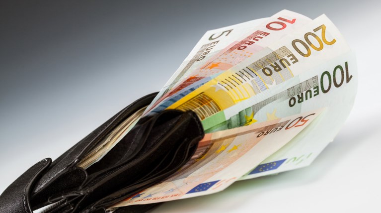 Οι πρόωρες εκλογές μπλοκάρουν τον υπολογισμό μισθών και συντάξεων