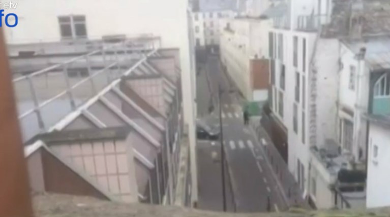 Η στιγμή της επίθεσης στo Charlie Hebdo [video]
