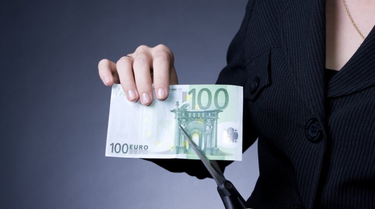 Κούρεμα του ελληνικού χρέους στο μισό προτείνει γερμανικό ινστιτούτο