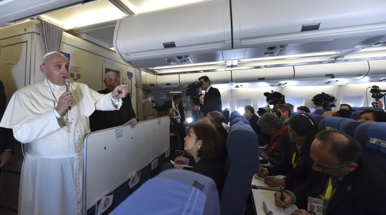 Πάπας Φραγκίσκος: Δεν χρειάζεται να γεννάτε «σαν τα κουνέλια»