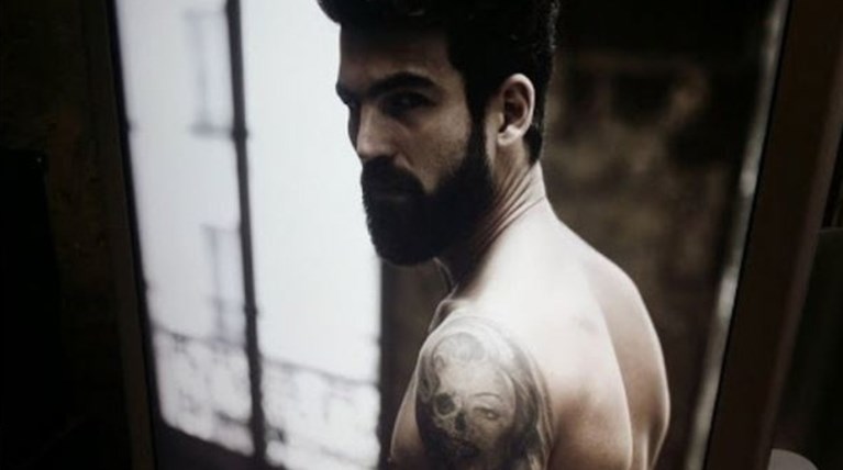 Αλεξάνδρου: Γυμνός στο Instagram -μόνο με το τατουάζ του