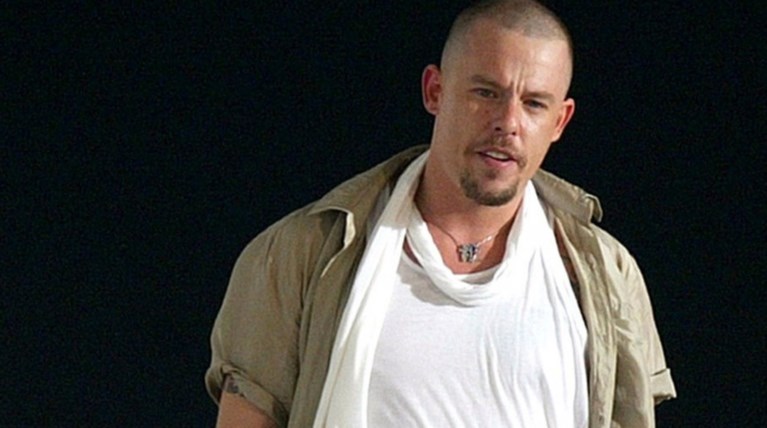 Alexander Mc Queen:  Η σκοτεινή ζωή. Οι αποκαλύψεις-σοκ