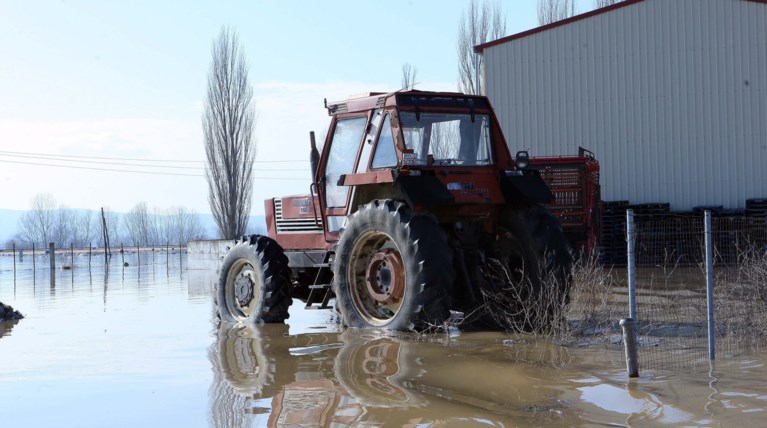 'Εβρος: Τα νερά πλημμύρισαν την εθνική Ορεστιάδας – Ορμενίου