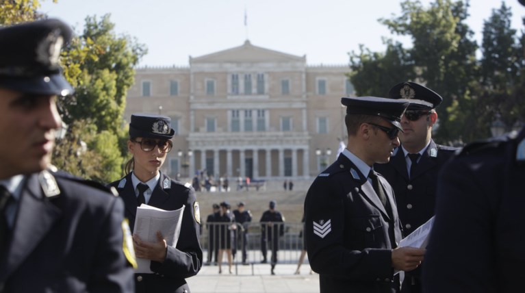 ΕΛΑΣ: Οι μισθοί των ενστόλων, η νέα δομή και η Χρυσή Αυγή