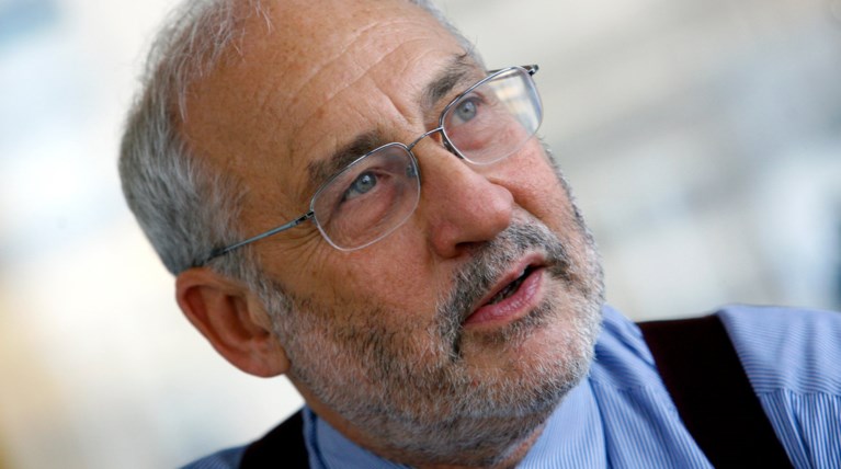 Στίγκλιτς: Δεν υπάρχει άλλη λύση από το κούρεμα χρέους