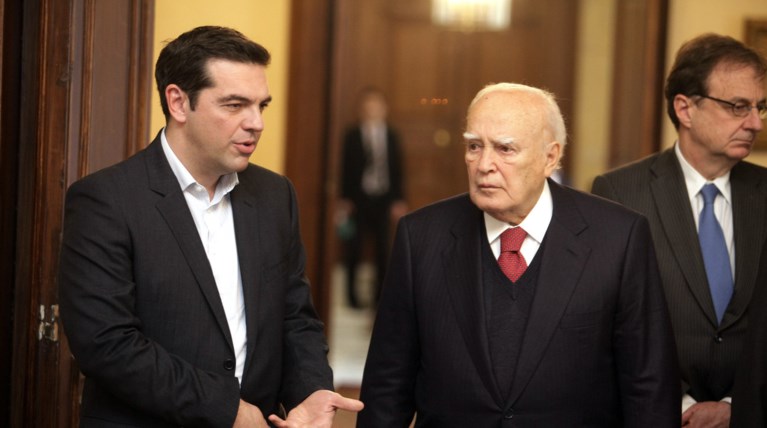 Συνάντηση Παπούλια - Τσίπρα αύριο στις 12 το μεσημέρι