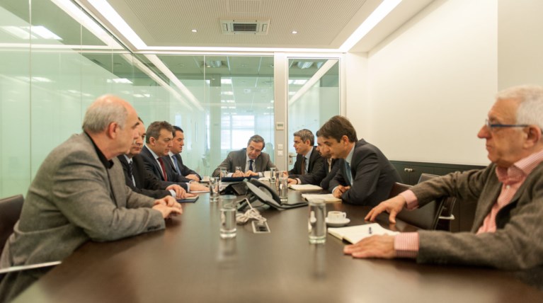 Καβγάς Μητσοτάκη-Κακλαμάνη για τον Παυλόπουλο