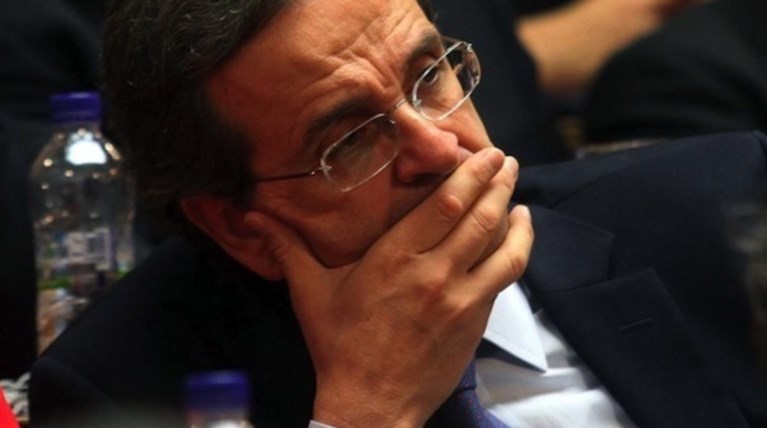 Με το όπλο παρά πόδα στη ΝΔ Σαμαράς και "δελφίνοι"