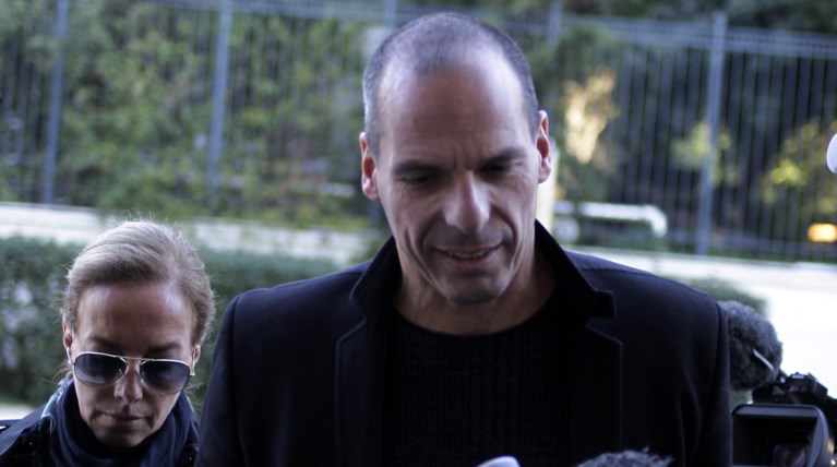 Γιατί το Slate λέει «απατεώνα» τον Βαρουφάκη