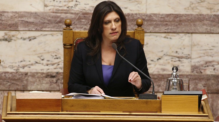 Σάλο από απόφαση της Ζ. Κωνσταντοπούλου για τους απόντες βουλευτές της Χ.Α