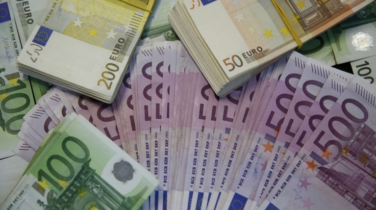 Δέσμευση λογαριασμών για 17 πρόσωπα