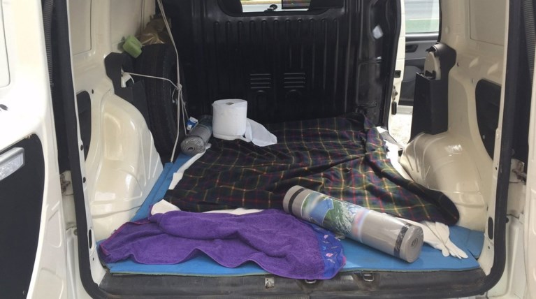 Φωτογραφίες-σοκ: Το βαν της παιδικής φρίκης