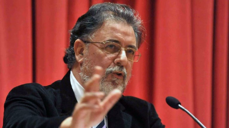 Πανούσης: Να μη φωνάζει ο ψεύτης γιατί θα κουφαθεί