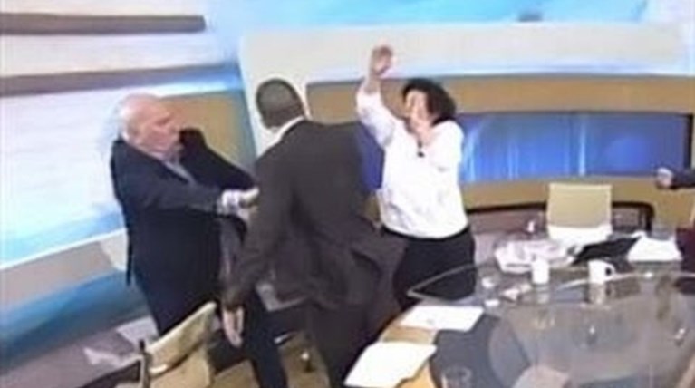 Κανέλλη: Δεν έπεσα από τις μπουνιές, για να μη ρεζιλευτώ