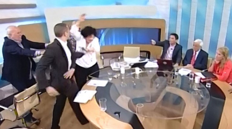 Απίστευτο! Αθωώθηκε για το χαστούκι ο Κασιδιάρης