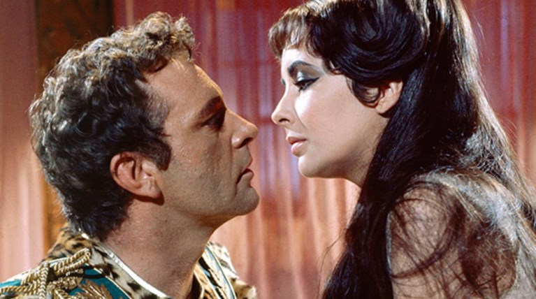 Ιούλιος Καίσαρας: Έρωτας και διαπλοκή στην Ιστορία