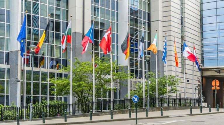 Αξιωματούχος ΕΕ: Μέχρι 3 βδομάδες αρκούν τα ταμειακά αποθέματα της Ελλάδας