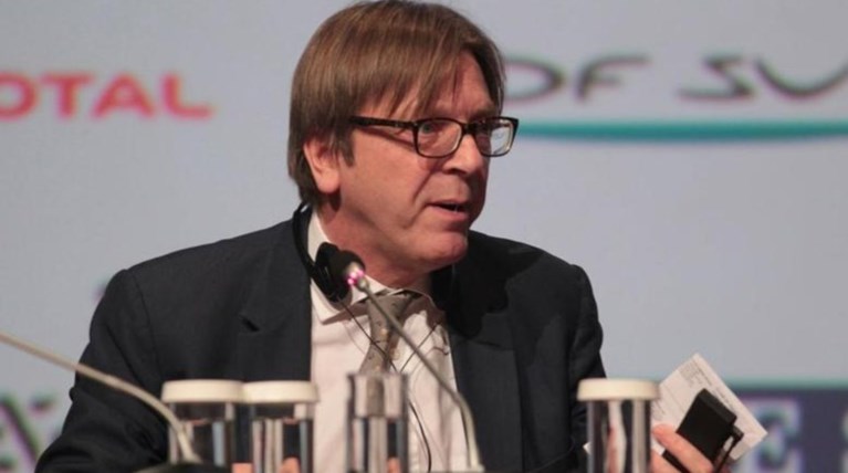 Βολές κατά Τσίπρα από Φερχόφσταντ για γερμανικές επανορθώσεις