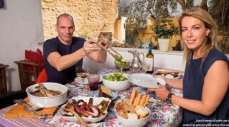 Αφιέρωμα του Paris Match στον Γιάνη Βαρουφάκη και τη συζυγό του  Δανάη