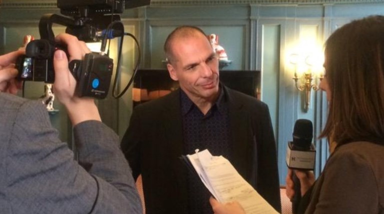 Βαρουφάκης: Πιθανή αναστολή κάποιων προεκλογικών υποσχέσεων
