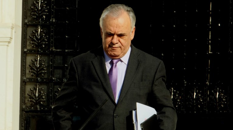Δραγασάκης: «Βοηθήστε μας να βγούμε από το μαρτύριο του Σισύφου»