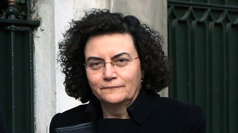 «Αδειάζει» η κυβέρνηση τη Ν. Βαλαβάνη για τον ΦΠΑ