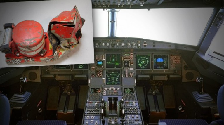 NYTimes: Ο ένας πιλότος είχε κλειδωθεί έξω από το πιλοτήριο πριν την πτώση