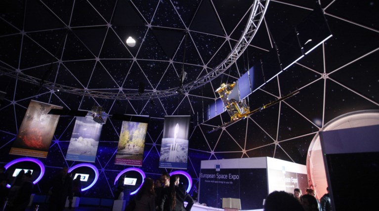 Το Διάστημα στην Πλατεία Συντάγματος