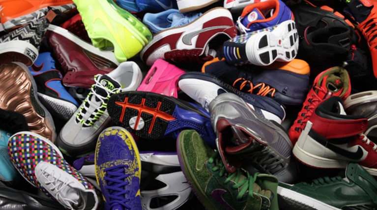 Sneakers: Η μόδα που δεν θα περάσει ποτέ!