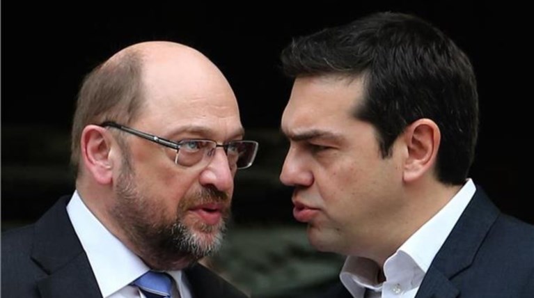 Spiegel: Αυστηρή προειδοποίηση Σουλτς στον Τσίπρα για το ταξίδι στη Μόσχα
