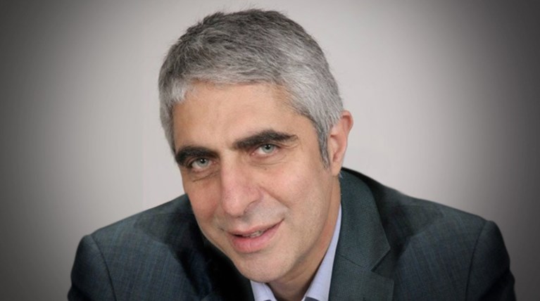 Ποιος είναι ο ξάδελφος του Αλέξη Τσίπρα που έγινε γγ στο ΥΠΕΞ