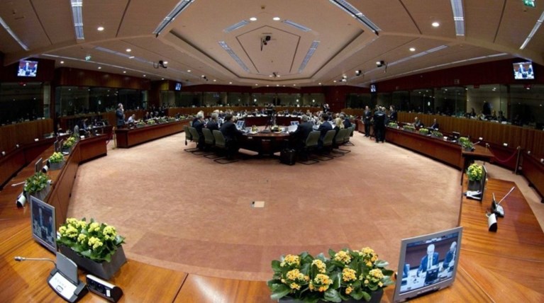 Πληθαίνουν οι φωνές στην Ευρώπη για τρίτο μνημόνιο