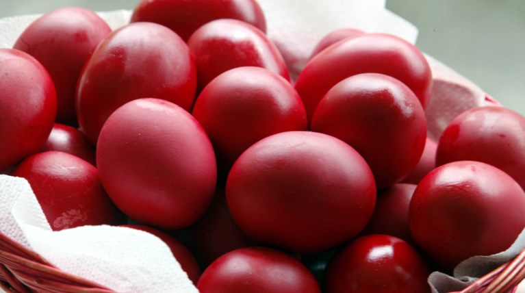 Δείτε πως θα διατηρήσετε τα πασχαλινά αυγά