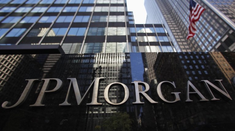 JP Morgan: H Eλλάδα θα μεταπηδά από τη μια κρίση στην άλλη