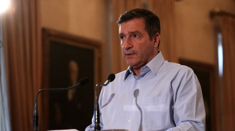 Στα κάγκελα οι δήμαρχοι για τις κυβερνητικές αποφάσεις για τους μετανάστες